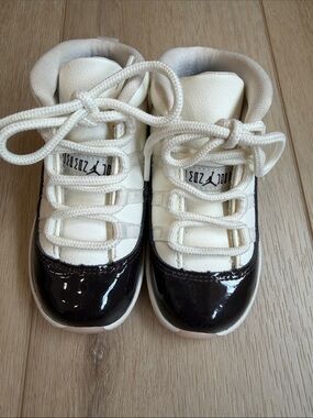Jordan Kids White and Black Patent Toe Basketball Sneakers